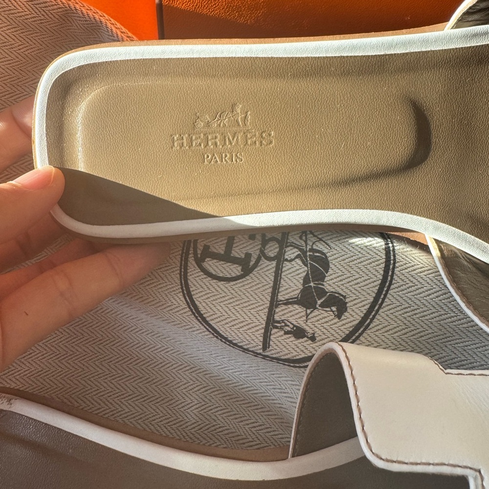 Authentic Hermès White and Brown Sandals - Picture 13 of 13